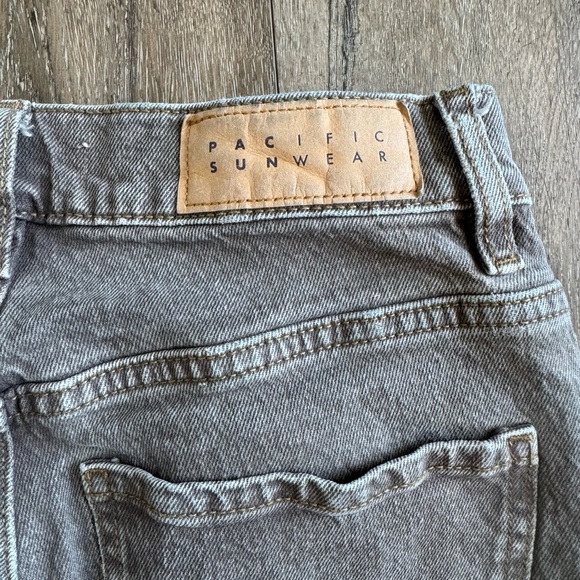 Pacsun Flare Jeans, brown in color. High rise bootcut, women’s size 26. - Picture 8 of 8
